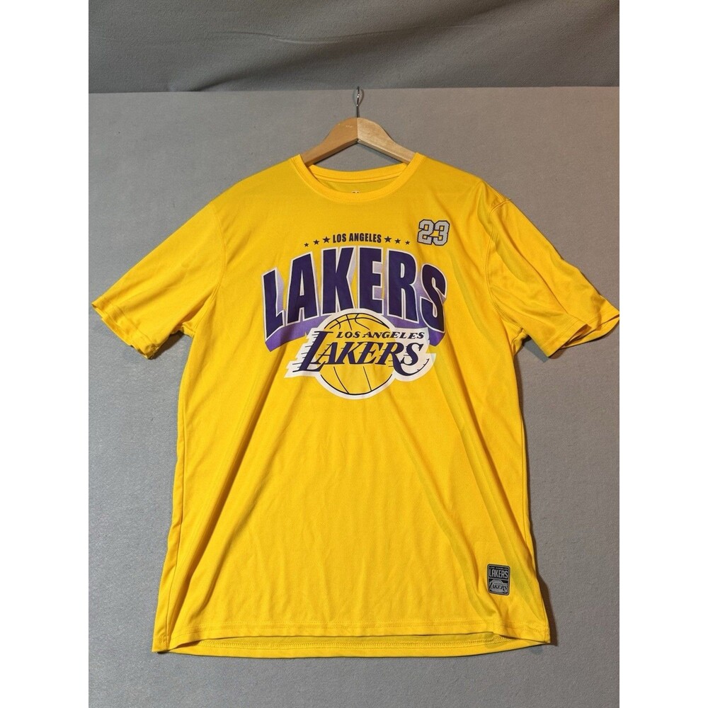 Lebron James LA Lakers NBA High Flyer T-shirt Size XL NBA 23